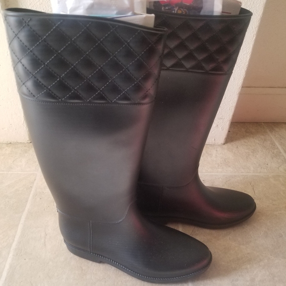 Rain Boots - Picture 3 of 4